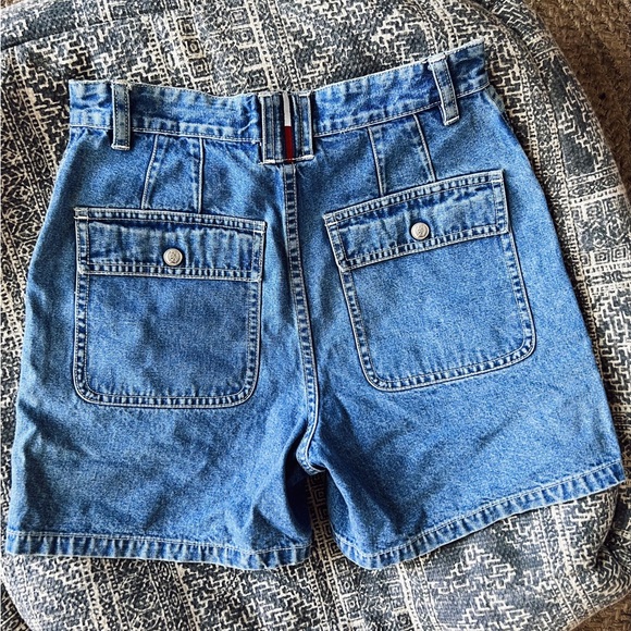 Vintage Tommy Hilfiger denim shorts - Picture 2 of 5